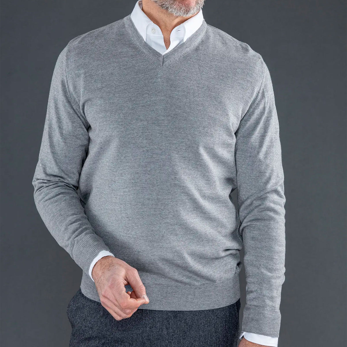Berkeley Wilton Merino V-neck, harmaa neule