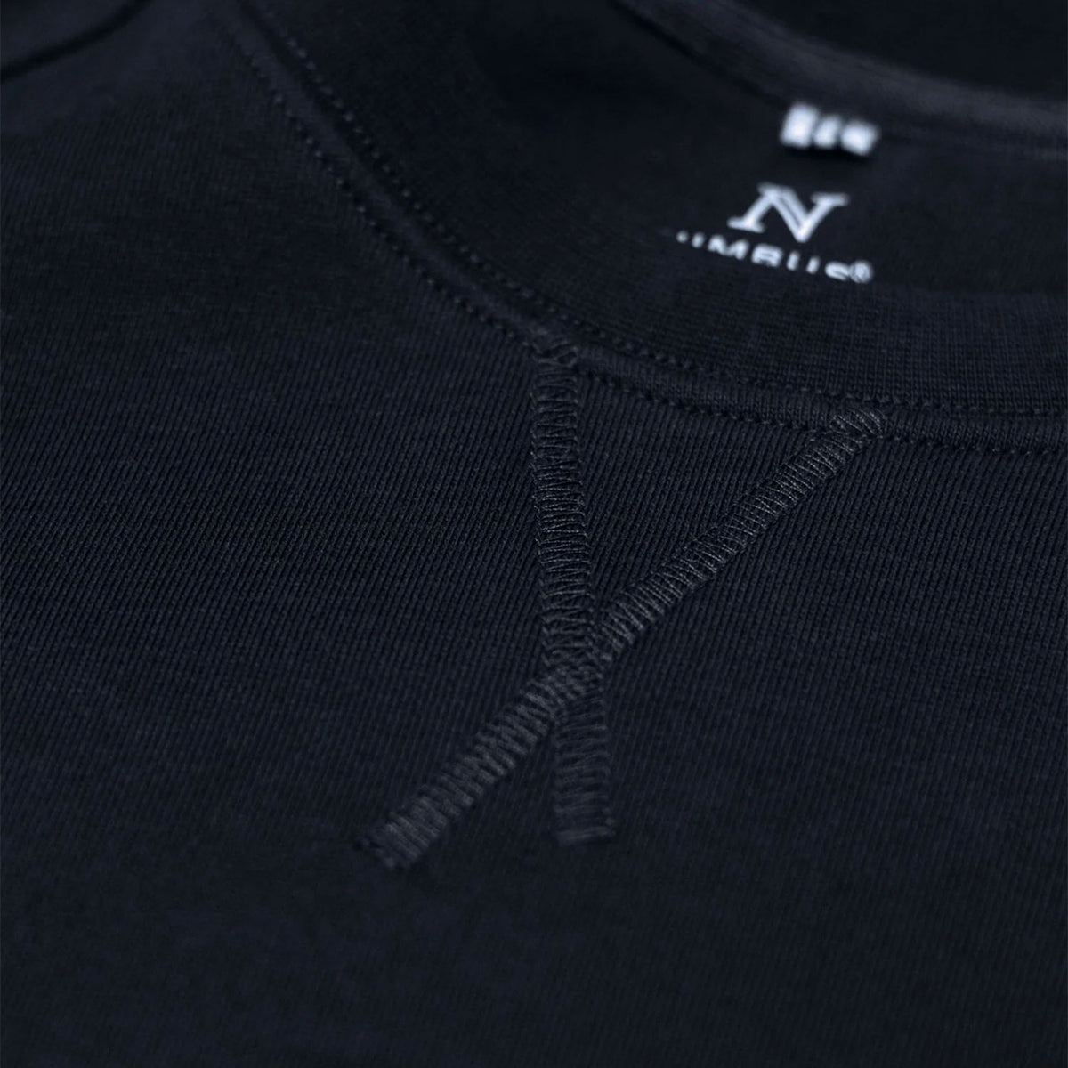 nimbus georgetown, dark navy, v-tikkaus rinnassa kaula-aukon alla