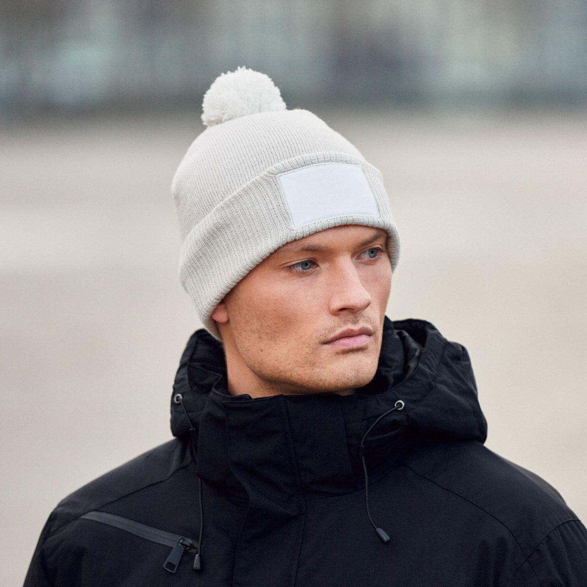 Clique Bryan Patch kivi tupsupipo  painatuksella. Painatus kangasmerkin päälle. 
