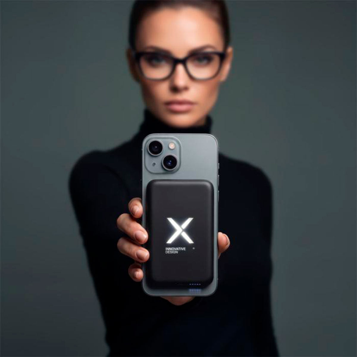 Scx.design P42 powerbank MagLed 10000 mAh varavirtalähde valaistuvalla logolla