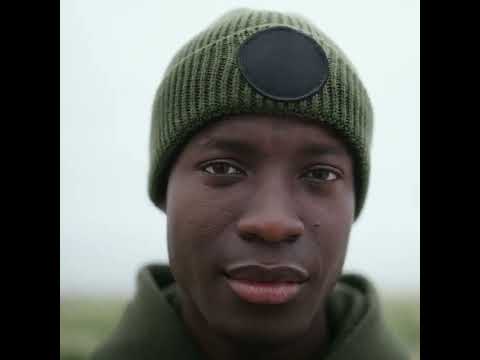 B332R Circular Fashion Patch Beanie pipo omalla painatuksella, logolla, kuvalla, tekstillä alk. 10 kpl - Pipon esittelyvideo