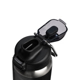 Stanley Classic Wellspring Bottle 0.71L mustan juomapullon korrki ja juoma-aukko